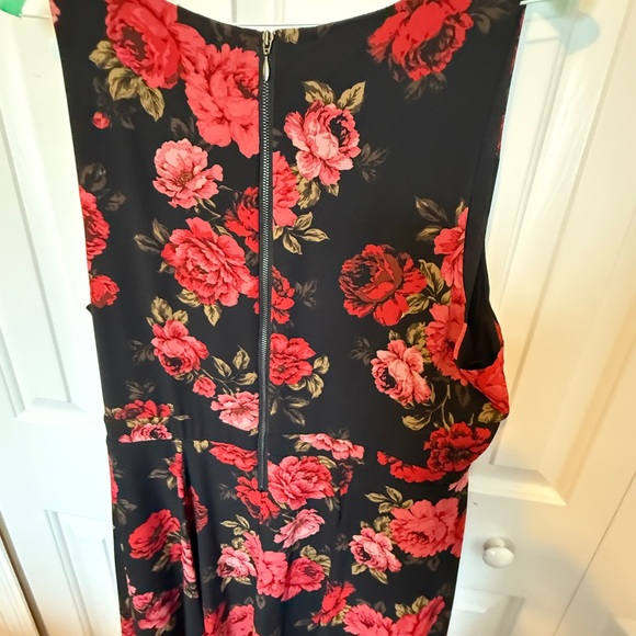 Torrid Black and Red Floral Dress - Picture 4 of 7